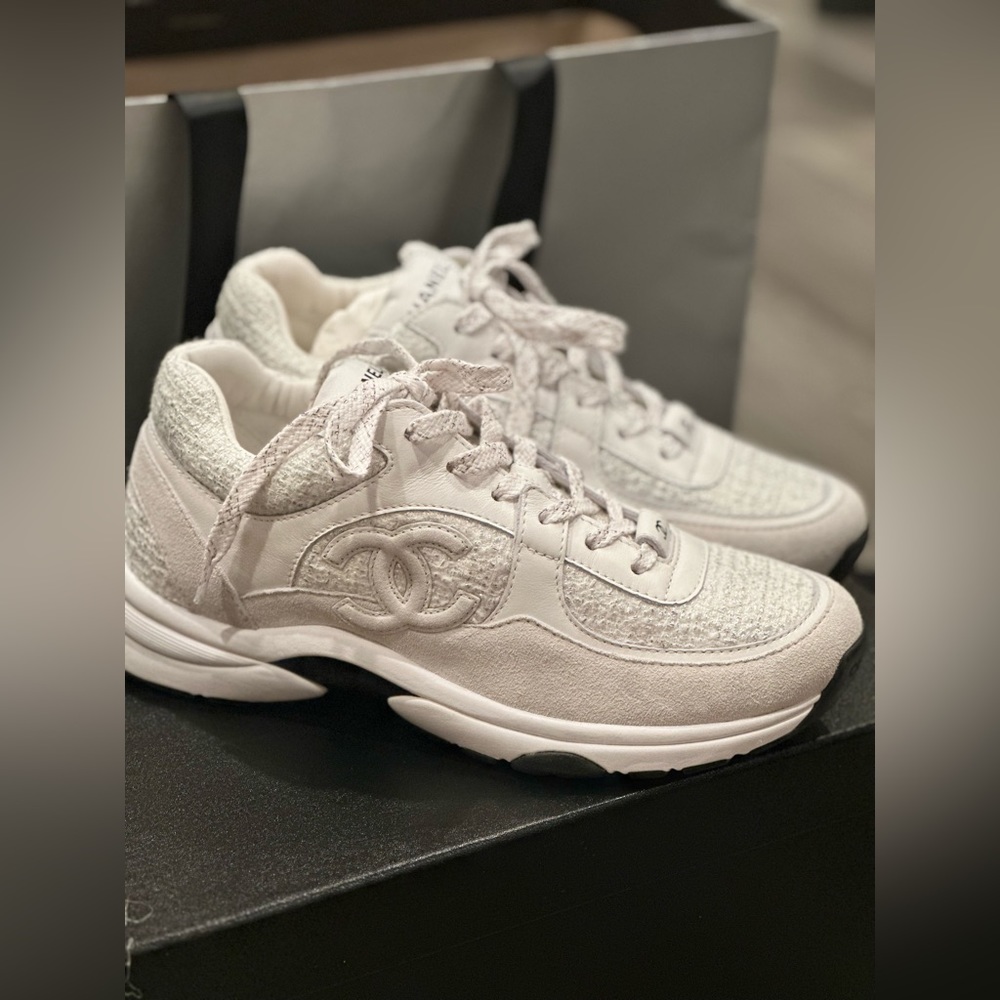 Chanel 23S Sneaker 37.5